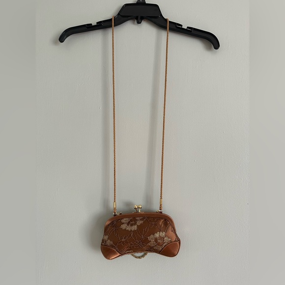 NWOT Kate Landry bronze floral lace clutch - Picture 3 of 11